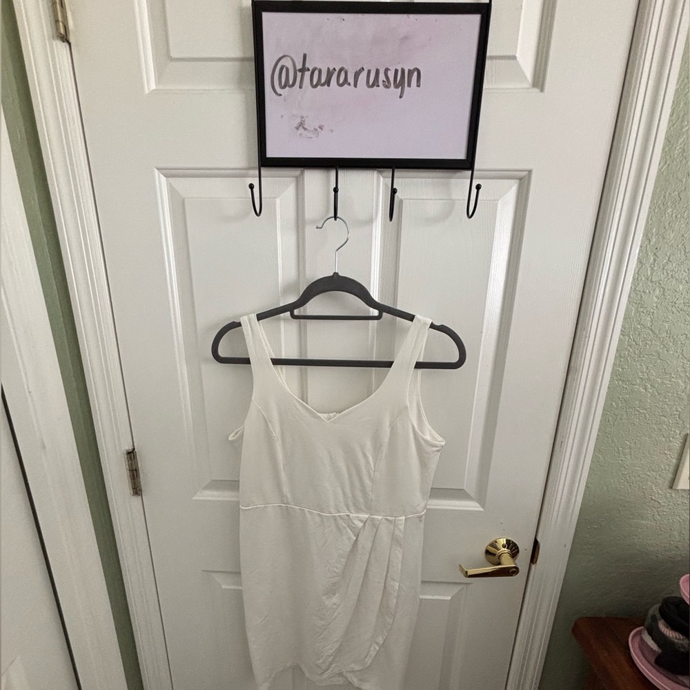 White formal sleeveless dress